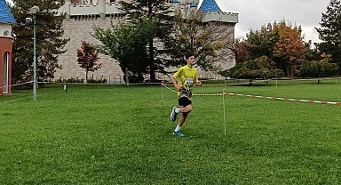 Sazova Kültür Parkı'nda kros heyecanı yaşandı