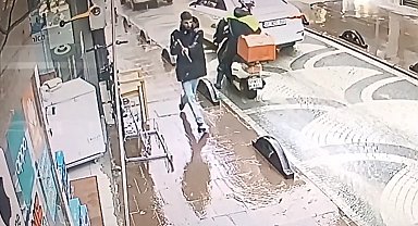Şehrin en işlek caddesinde tüfekle rastgele ateş açtı, 4 kişi yaralandı: Olay anı kamerada