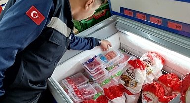Şehzadeler zabıtasından zincir market denetimi
