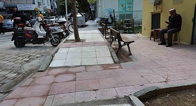 Şehzadeler'de tarihi yapının kaldırımları yenilendi