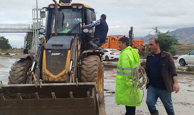 Selin vurduğu Yurtbaşı beldesinde çalışmalar sürüyor
