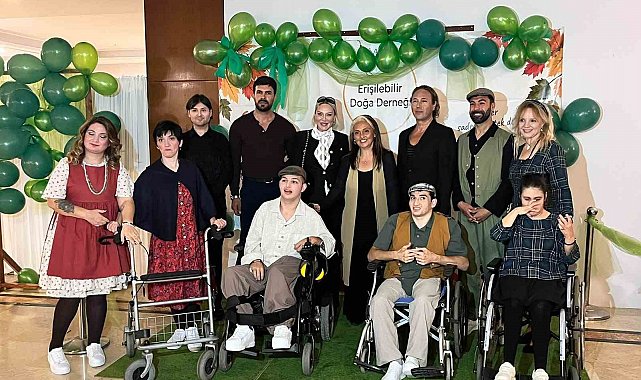 Serebral Palsili bireyler farkındalık için podyumda yürüdü