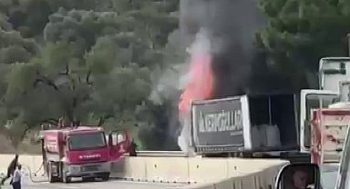 Seyir halindeki tır alevlere teslim oldu