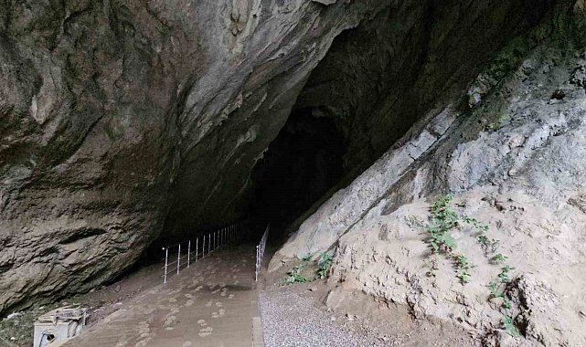 Şiddetli yağış Gökgöl Mağarası'nı su ve çamurla doldurdu