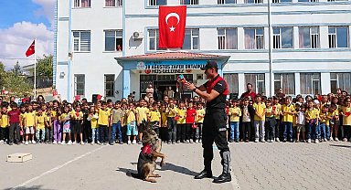 Siirt'te 600 öğrenciye trafik ve siber güvenlik eğitimi verildi