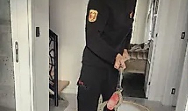 Siirt'te eve giren 1 buçuk metrelik yılan 3 saatte yakalandı