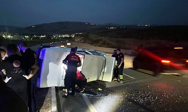 Siirt'te otomobil yan yattı: 2 yaralı