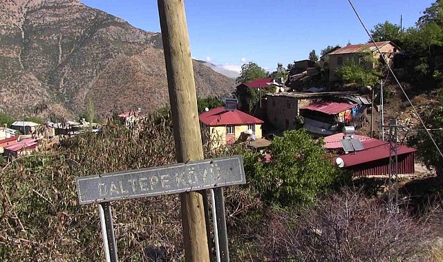 Siirt'te terör örgütü PKK'nın katlettiği 37 kişi törenle anıldı