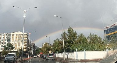 Siirt'te yağmur sonrası oluşan gökkuşağı görenleri hayran bıraktı