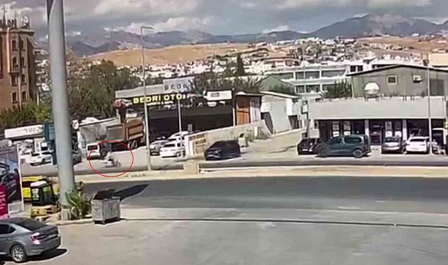 Silopi'de feci kaza kamerada: Otomobil 15 yaşındaki çocuğun üzerinden geçti