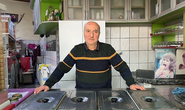 Simav'da üç nesildir tatlı ve dondurmacılık geleneği yaşatılıyor
