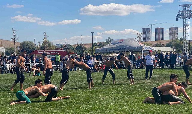 Sincan Güreş Festivali'nde 26'sı baş olmak üzere 500 pehlivan er meydanın da buluştu