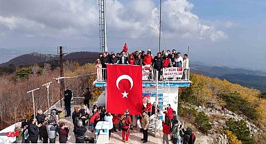 Sındırgı'da Cumhuriyet coşkusu Ulus dağı zirvesine taşındı