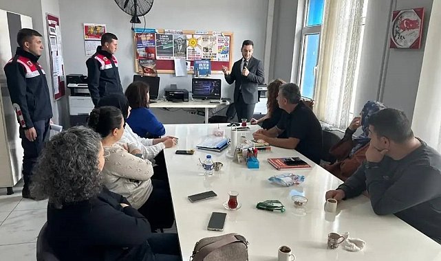 Sinop'ta öğrenci ve öğretmenlere siber farkındalık eğitimi