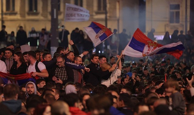 Sırbistan'da genel seçimlerde protestocu öğrenci hareketi zaferini ilan etti