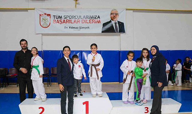 Sivas'ta 200 sporcu tatamiye çıktı
