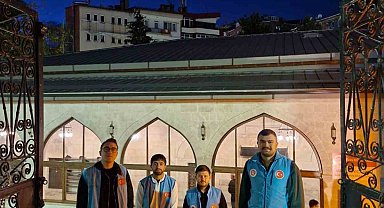 Sivas'ta gençlerden esnafa anlamlı siftah geleneği