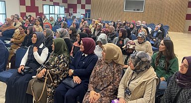 Sivas'ta kursiyerlere kanserde erken teşhisin önemi anlatıldı