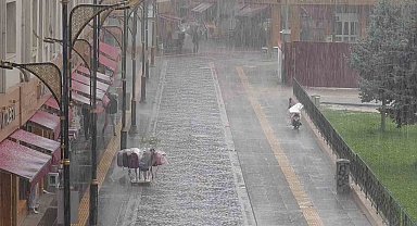 Sivas'ta kuvvetli sağanak maddi hasara yol açtı