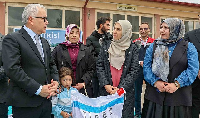 Sivaslı 350 üreticiye yüzde 75 hibeli tohum desteği