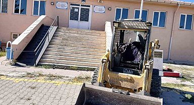 Sivrihisar Belediyesinden eğitim kurumlarına kapsamlı bakım ve onarım desteği