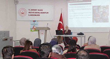 Sosyal hizmet personeli insan ticaretiyle mücadele konusunda bilgilendirildi