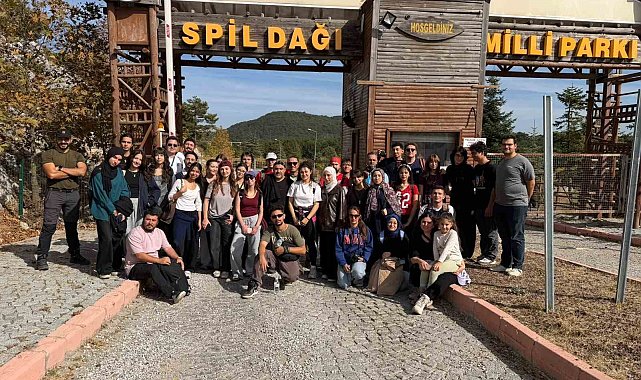 Spil Dağı'nın güzelliklerini kadraja taşıdılar