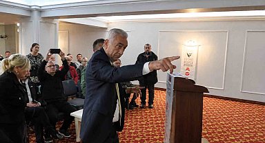 Süheyl Batum ile CHP'li ilçe başkanı arasında "mutlak butlan" tartışması