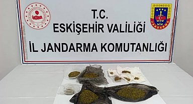 Şüpheli araçta yapılan aramada 174 gram bonzai ele geçirildi