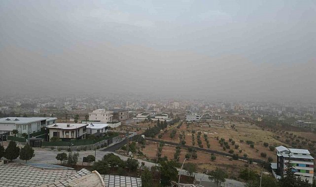 Suriye üzerinden gelen toz Kilis'i etkisi altına aldı