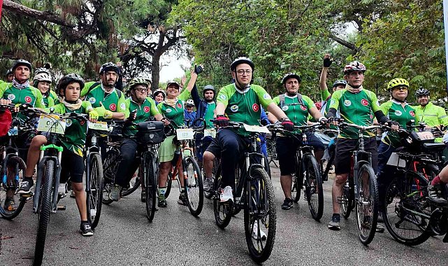 Tarih ve doğa içinde 160 bisikletli pedal çevirdi