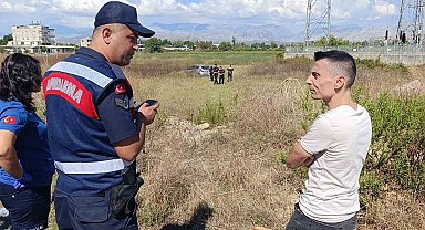 Tarlaya uçan otomobilden burnu bile kanamadan çıktı