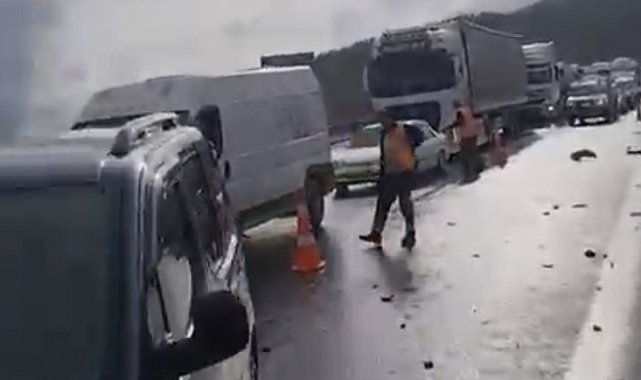 Tarsus-Adana-Gaziantep Otoyolu'nda zincirleme kaza: 8 yaralı