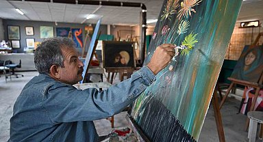 Tarsus'ta esnaf vitrinleri sanat galerisine dönüştü