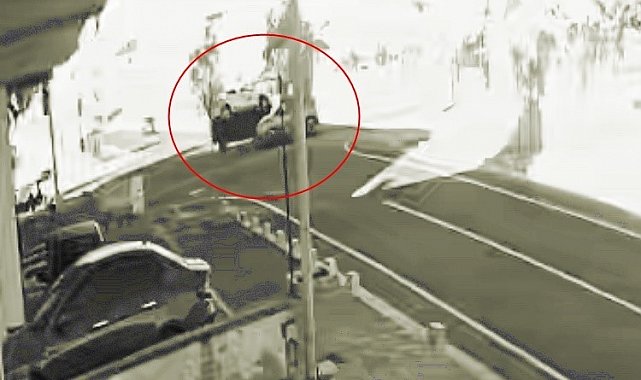 Tekirdağ'da otomobille çarpışan ticari taksinin takla attığı anlar kamerada