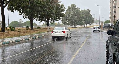 Tekirdağ'da sağanak yağış hayatı olumsuz etkiledi