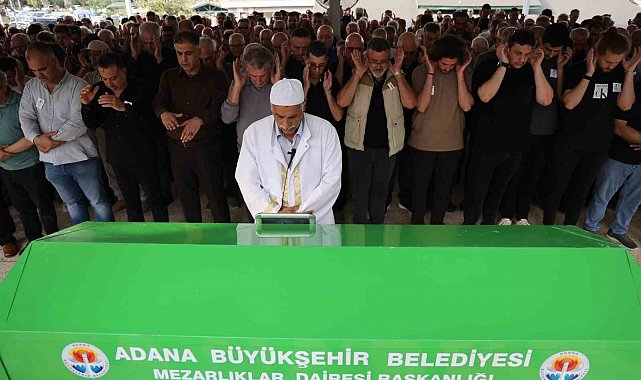 Tekne kazasında hayatını kaybeden doktor, gözyaşlarıyla toprağa verildi