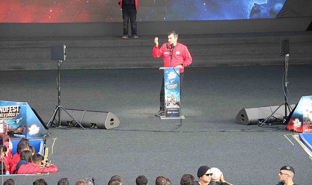 TEKNOFEST Yönetim Kurulu Başkanı Selçuk Bayraktar: "1 buçuk milyondan fazla ziyaretçi ağırlayarak rekor kırdık"