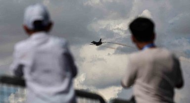 TEKNOFEST'te SOLOTÜRK ve ATAK helikopterinden gösteri uçuşu