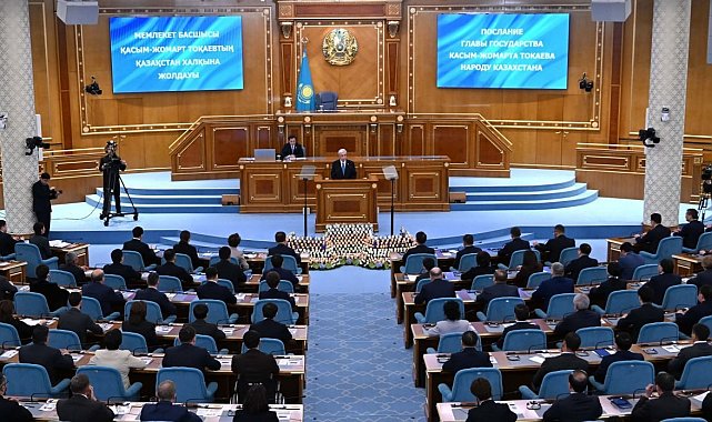 Tokayev: "Kazakistan'ın ilk nükleer enerji santralinin inşaatına 2027 yılında başlanması mümkün"