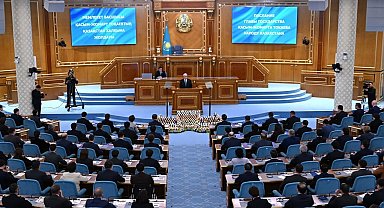 Tokayev: "Kazakistan'ın ilk nükleer enerji santralinin inşaatına 2027 yılında başlanması mümkün"