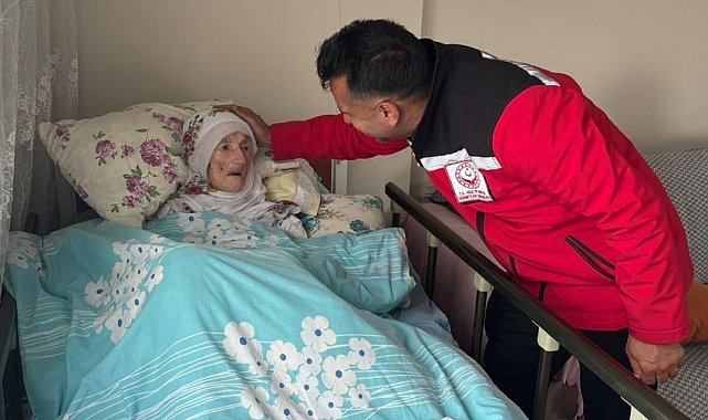 Torunlarının torununu gören 114 yaşındaki Salli Nineye anlamlı ziyaret