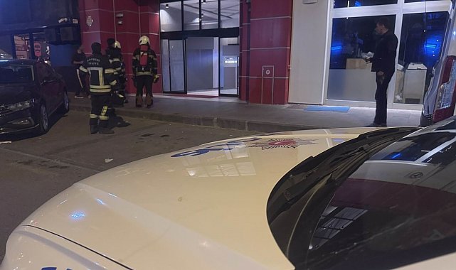 Tost makinesinde unutulan ekmek ekipleri alarma geçirdi