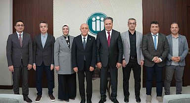 TÖTM Başhekim ve Başhekim Yardımcılarından Rektör Akpolat'a ziyaret