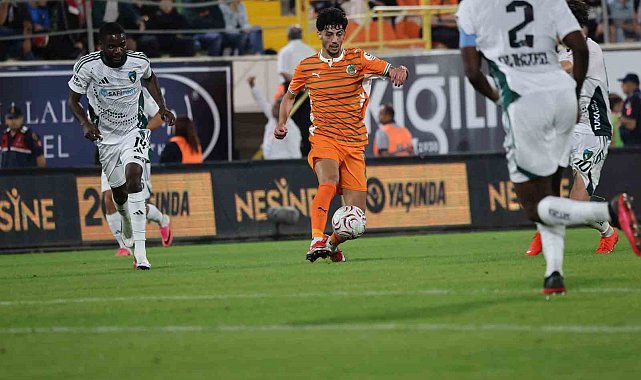 Trendyol Süper Lig: Corendon Alanyaspor: 1 - Kocaelispor: 2