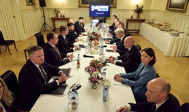 Trump'ın Orta Doğu Özel Temsilcisi Witkoff, yarın Rus tarafına Putin, Trump ve Zelenskiy arasında üçlü zirve teklifi sunacak
