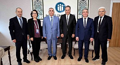 Türk Fizyolojik Bilimler Derneği yönetiminden Rektör Akpolat'a ziyaret