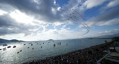 Türk Yıldızları, Fethiye semalarında nefes kesti