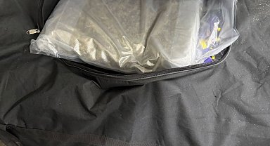 Türkiye'ye sokulmak istenen 221,73 kilogram esrar sınırda yakalandı