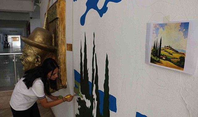 Tuvallere sığmadılar, duvarları boyuyorlar